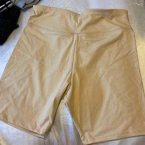 Cream biker shorts